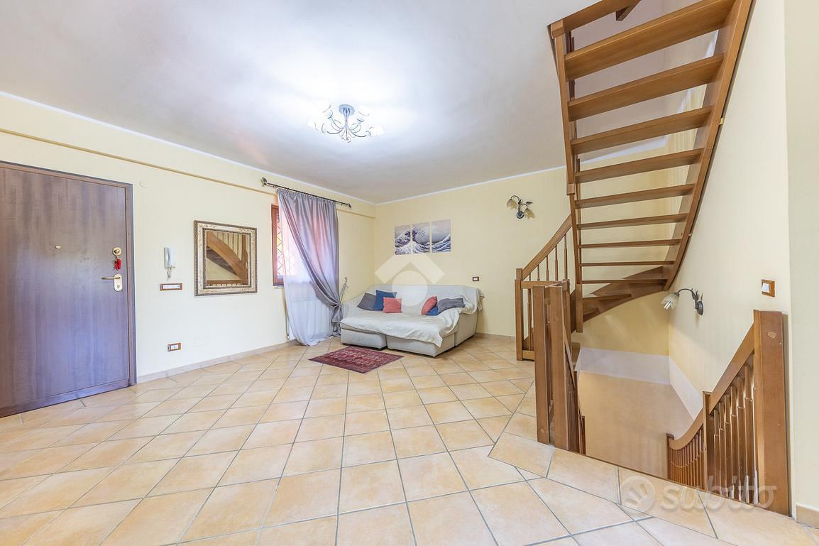 VILLA A SCHIERA A SANT'ANGELO ROMANO - Vista 6