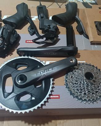 Gruppo SRAM Force AXS 12 velocità 