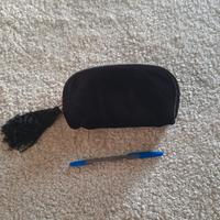 Beauty case in velluto nero