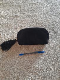 Beauty case in velluto nero