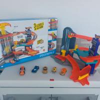 Pista piccola Hotwheels con 5 macchinine Hotwheels