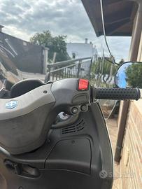 Piaggio x8 125