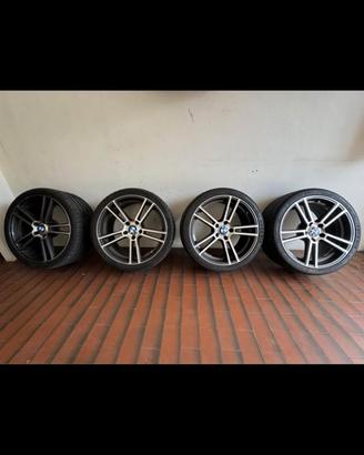 4 Cerchi Modello BMW compreso distanziali