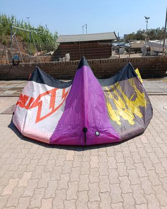 2 ali da kitesurf (12 e 9 ) con barra e tavola 
