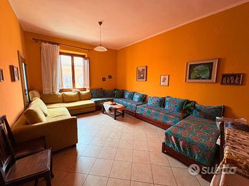 Casa indipendente su più livelli in centro