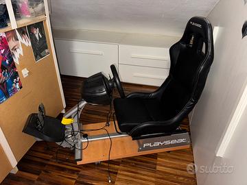 Playseat Per Ps4 nera con volante e struttura