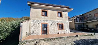 VILLA SINGOLA A MONTESARCHIO