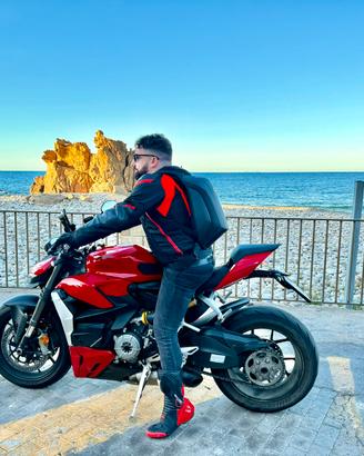 Streetfighter v2 scarico akrapovic