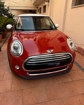 Privato vende mini cooper D anno 2017