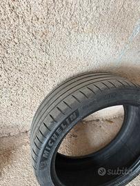 Gomma michelin pilot sport 4 235/40/18