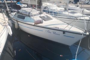 Cabinato a vela Comet 700