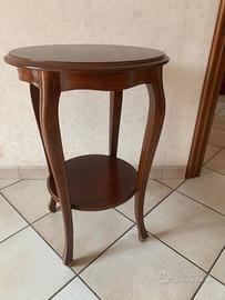 Tavolino rotondo a due ripiani