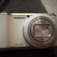 Samsung Galaxy Camera bianca con zoom ottico 21x