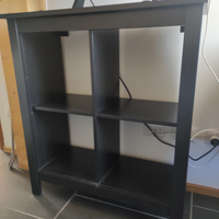 Mobile Ikea con ripiani a giorno