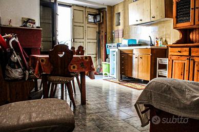 2 LOCALI A CAROVIGNO