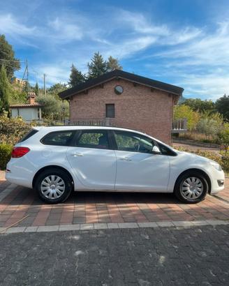 🚗 OPEL ASTRA SPORTS TOURER 1.6
