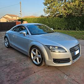 Audi TT 2.0 TFSI S tronic S line