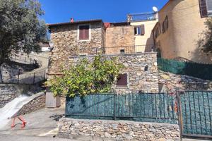 Rustico / Casale di 65 m² con 3 locali a Arnasco