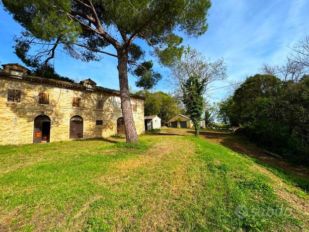 Casa Colonica con Terreno - Sant'Elpidio a Mare