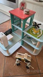 Gioco Ospedale in legno Toylino come nuovo