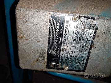 Montacarichi con cariola