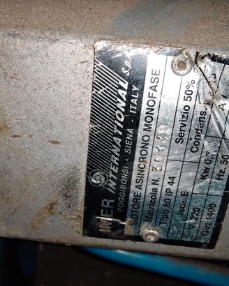 Montacarichi con cariola