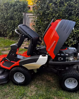 Trattorino tagliaerba Rider 4x4 R 422 Ts AWD