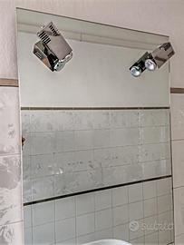 SPECCHIERA CON FARETTI PER BAGNO