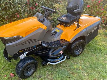 Trattorino rasaerba 4wd Stiga Estate 9102WX