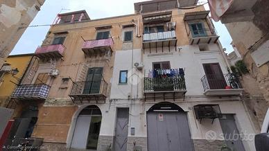 MONOLOCALE A PALERMO