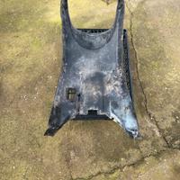 plastica sotto pedana per booster mbk