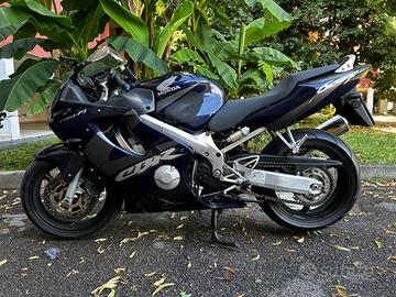 Honda CBR 600F (2002) – 38.000 km – pronta all’uso