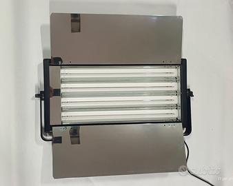 Illuminatore a fluorescenza Lupo Quadrilight 2000.