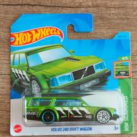 hot Wheels volvo 240 wagon 