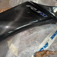 Carena destra r1m in carbonio 2020 in su