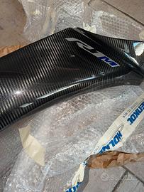 Carena destra r1m in carbonio 2020 in su