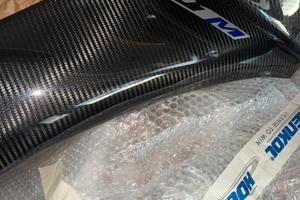 Carena destra r1m in carbonio 2020 in su