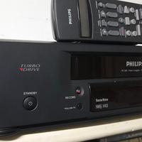VIDEOREGISTRATORE PHILIPS PER TUTTI I FORMATI VHS