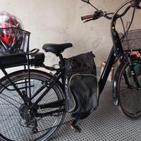 bicicletta con pedalata assistita