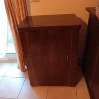 Macchina da cucire con mobile