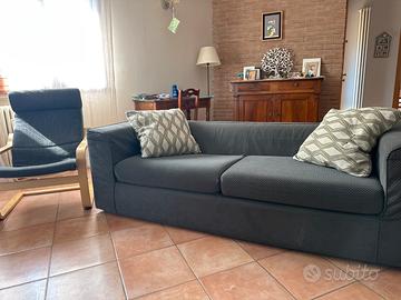 Divano con cuscini + poltrona