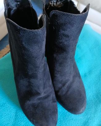 Stivaletti neri tacco Cinti pelle 40