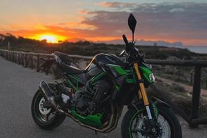 KAWASAKI Z900 SE 2024 4.596 Km Super accessoriata