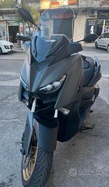 Yamaha XMAX 300 Tech Max - pari al nuovo