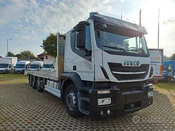 Iveco stralis at320s46 4 assi pianale con rampe