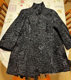 Pelliccia nera astrakan