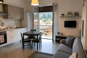 Bilocale arredato con balcone a Merate (LC)