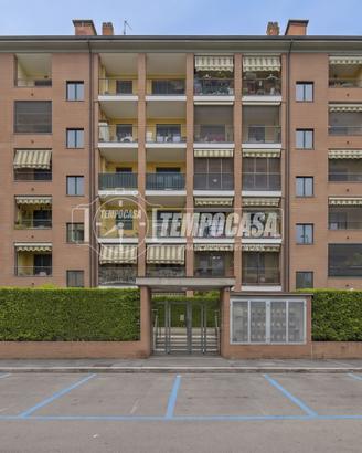 TRILOCALE CON DOPPI SERVIZI, DUE TERRAZZINI, CANTI
