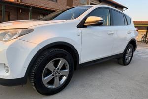 Toyota RAV 4 RAV4 2.0 D-4D 2WD Style White Ed. Neo