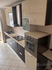 Cucina completa 335 cm con elettrodomestici